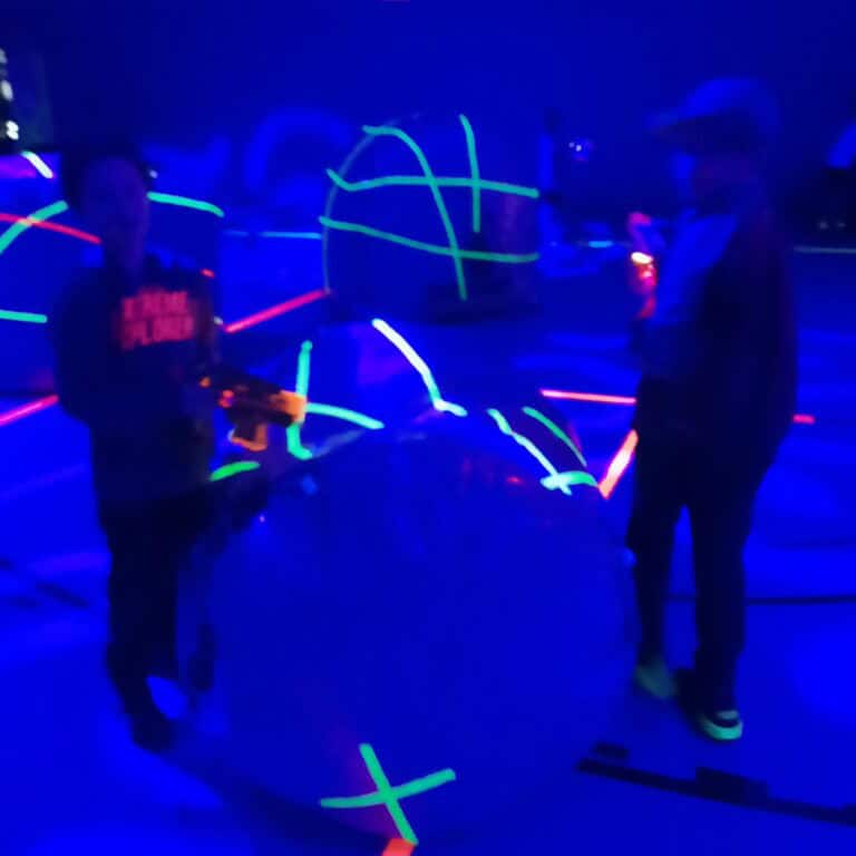 Glow in the dark vakantiesport